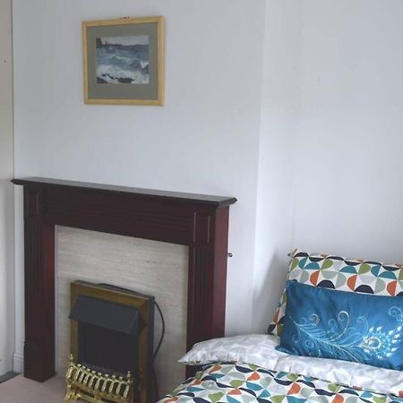 Dee View Villa Холиуел Екстериор снимка