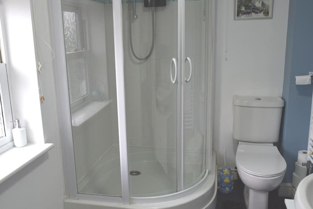 Dee View Villa Холиуел Екстериор снимка
